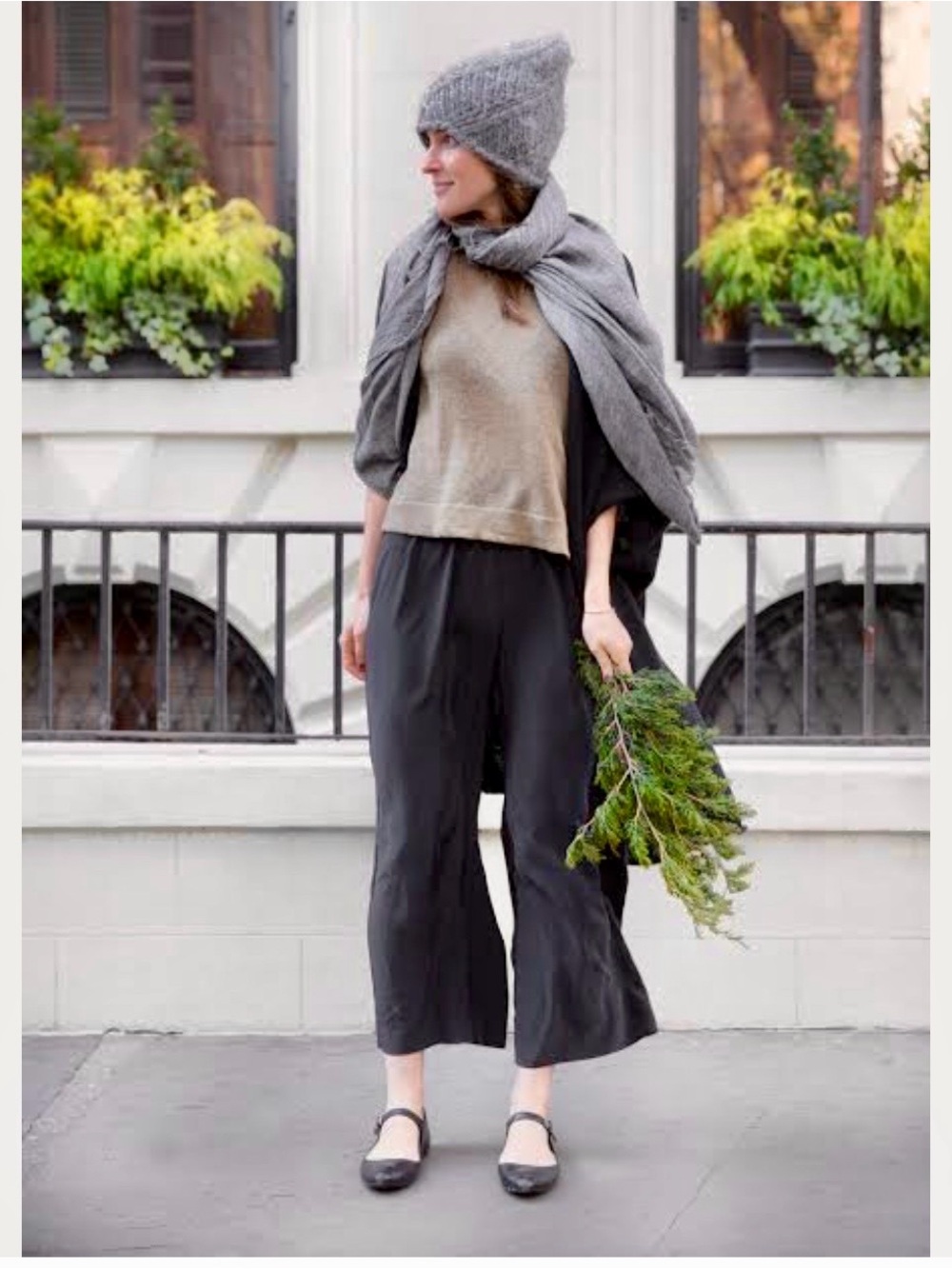 Elizabeth Suzann Florence black silk crepe pants XS short